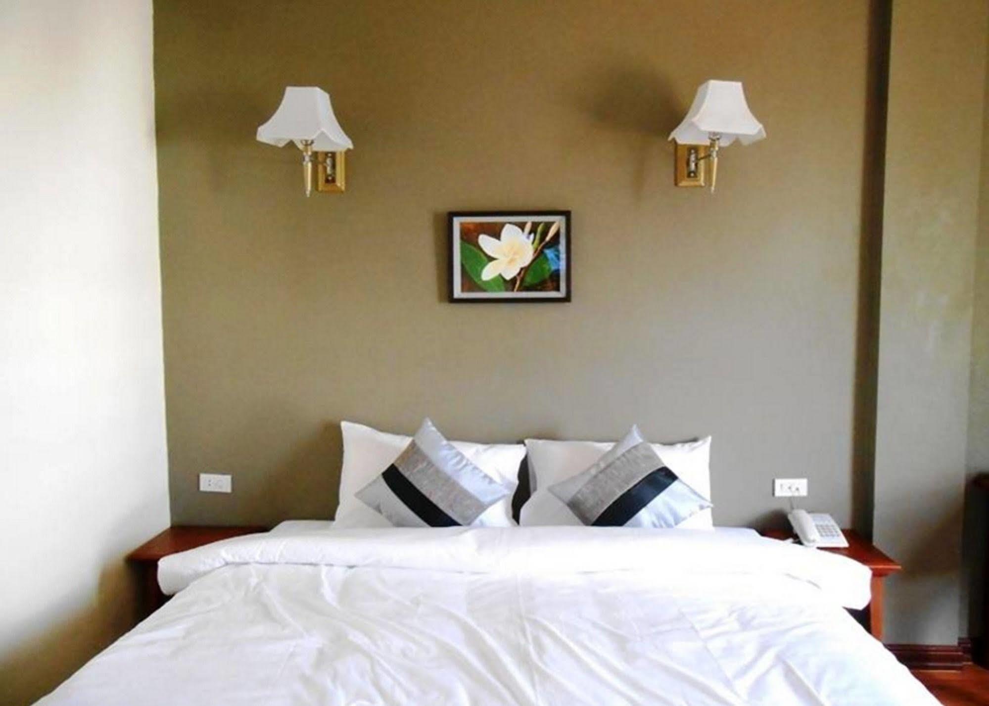 Phonethip Plaza Hotel Viêng Chăn Ngoại thất bức ảnh