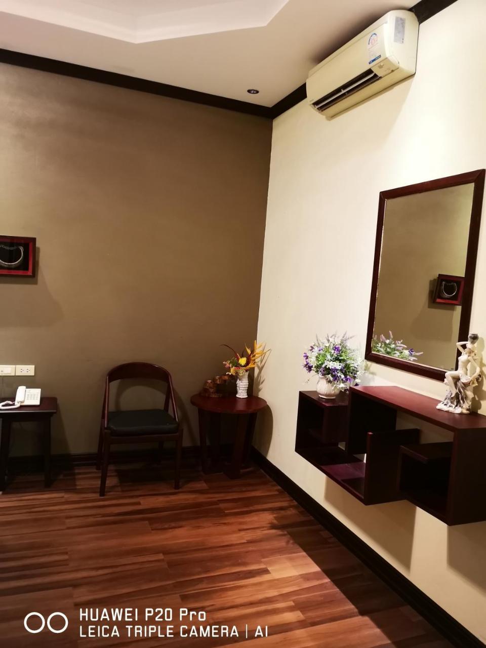 Phonethip Plaza Hotel Viêng Chăn Ngoại thất bức ảnh